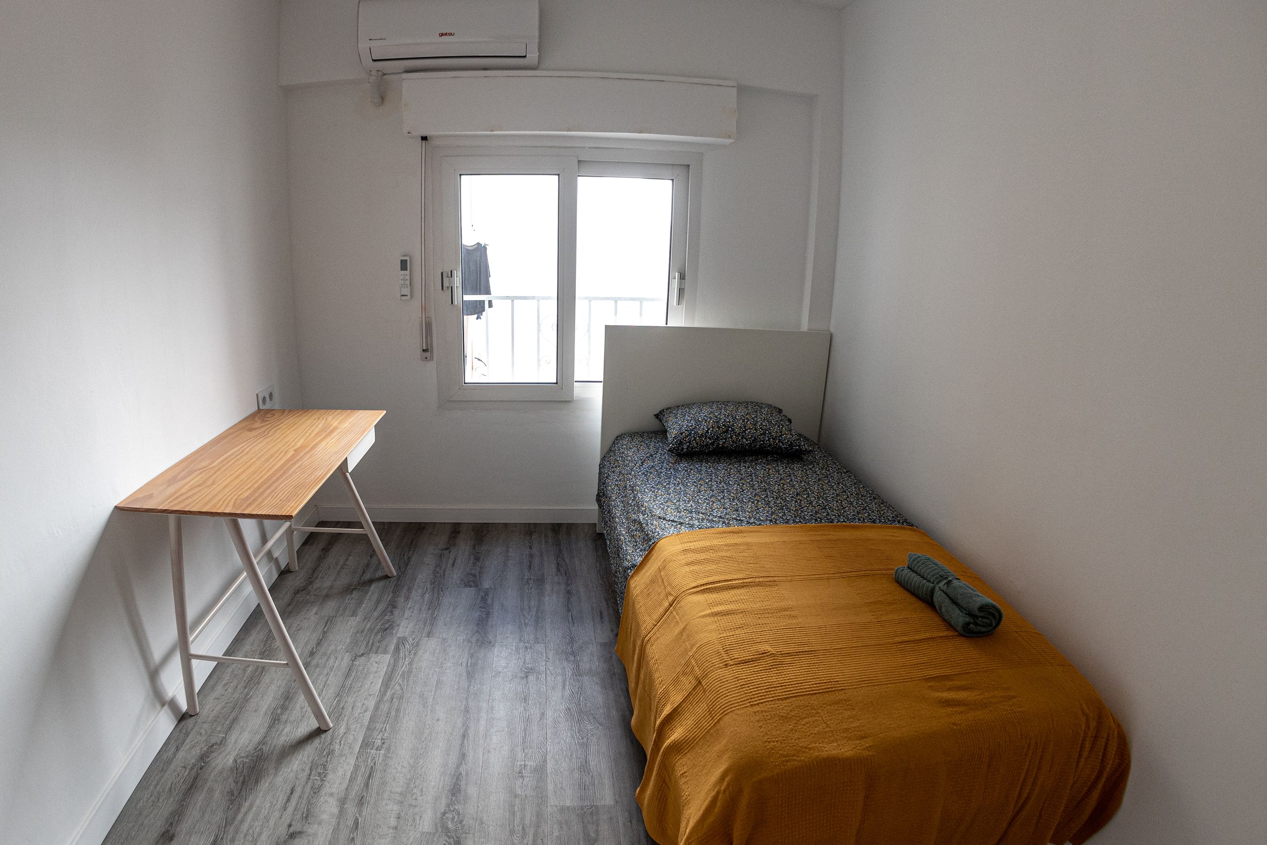 Dormitorio individual impecable